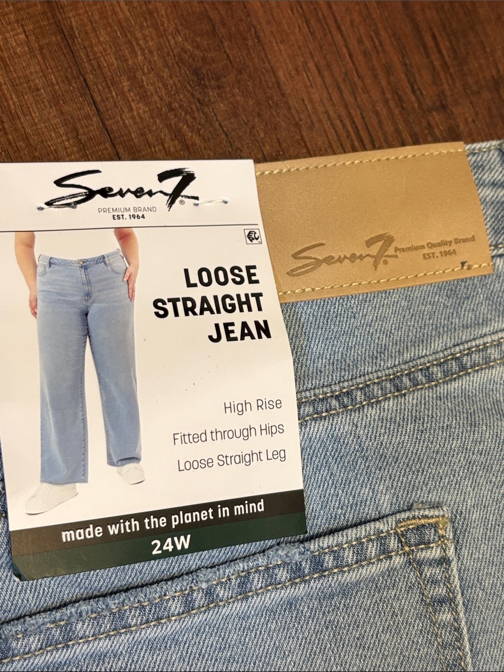 Seven7 Light Wash Loose Straight Leg Jeans - Classic Blue Tone Size 24W
